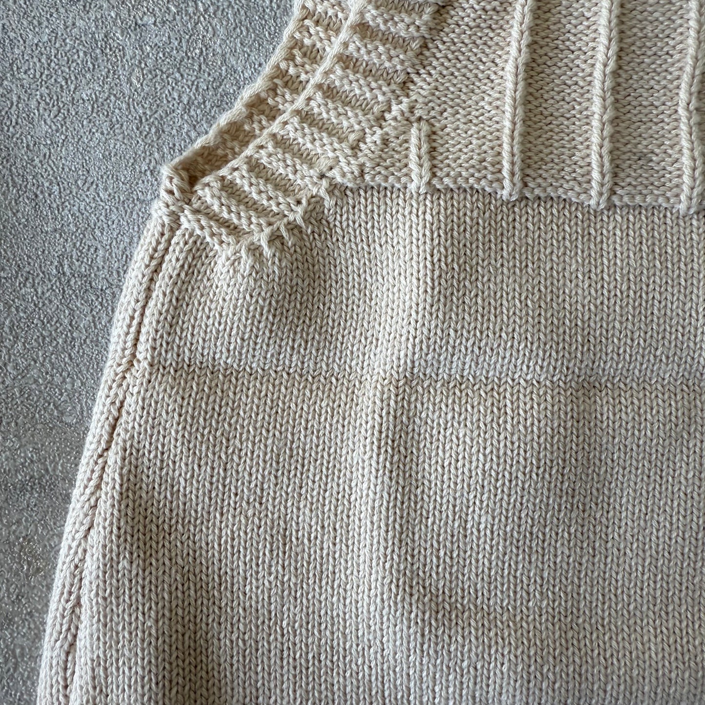 Gebreid rompertje abrikoos