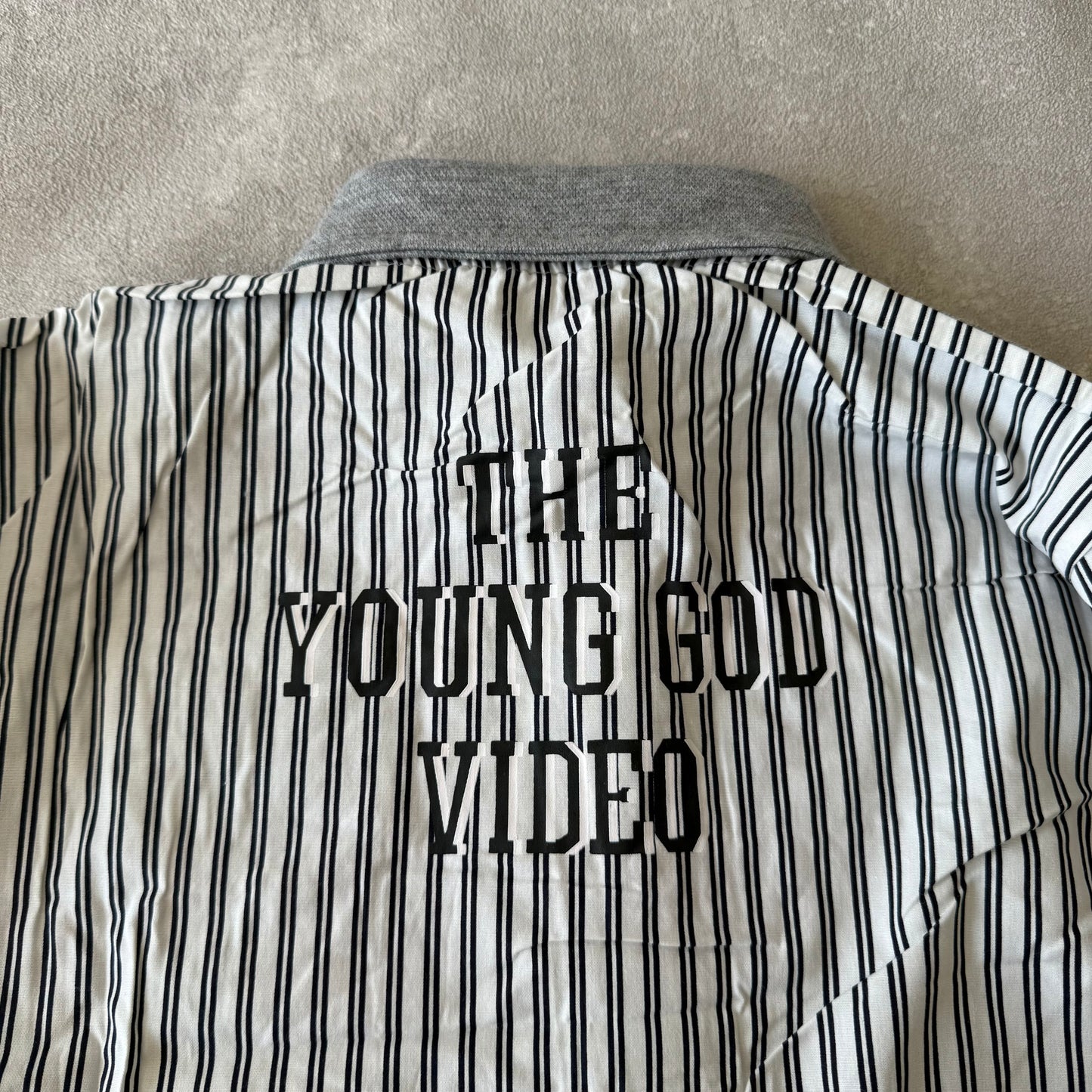 Shirt grijs en strepen