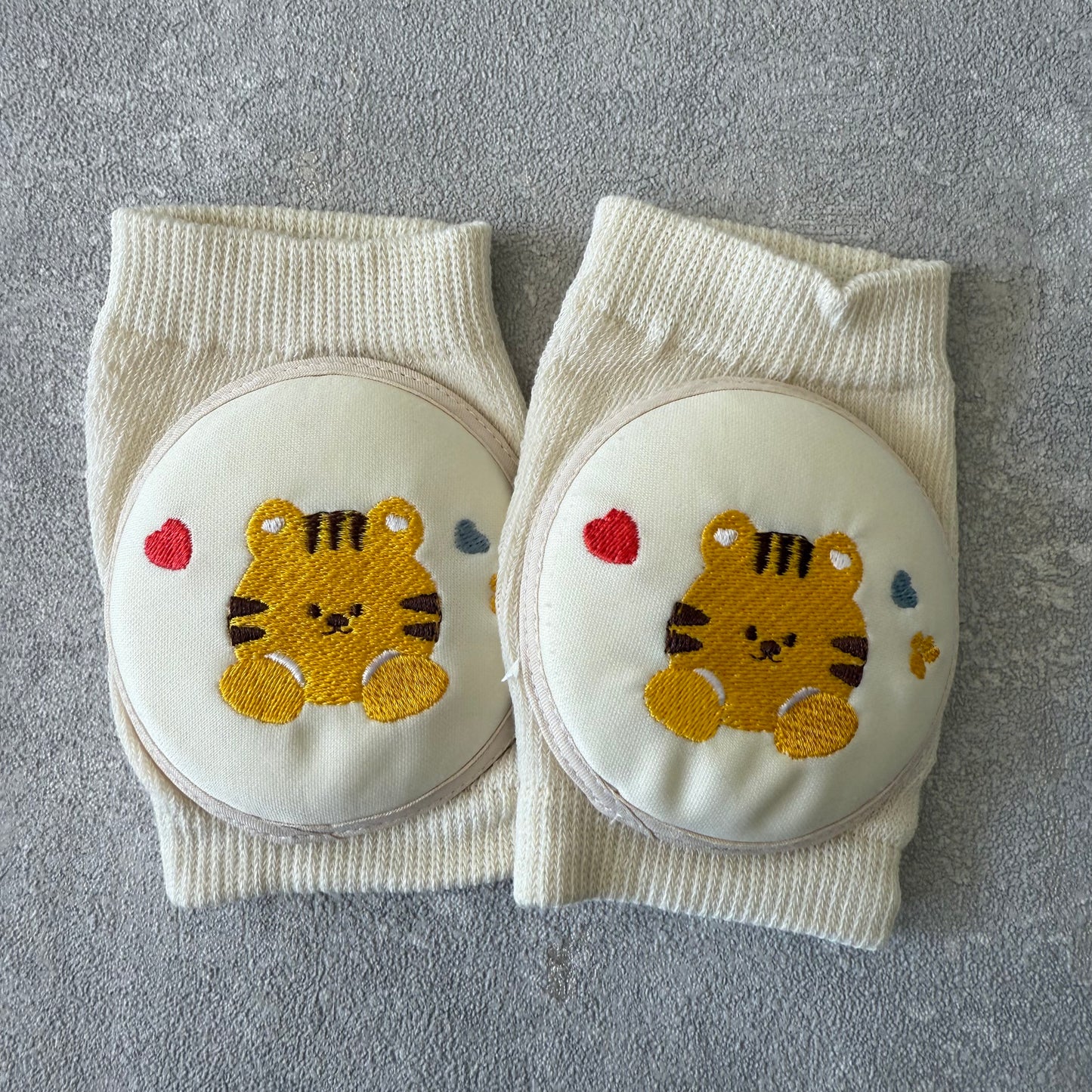 Kniebeschermers tijger