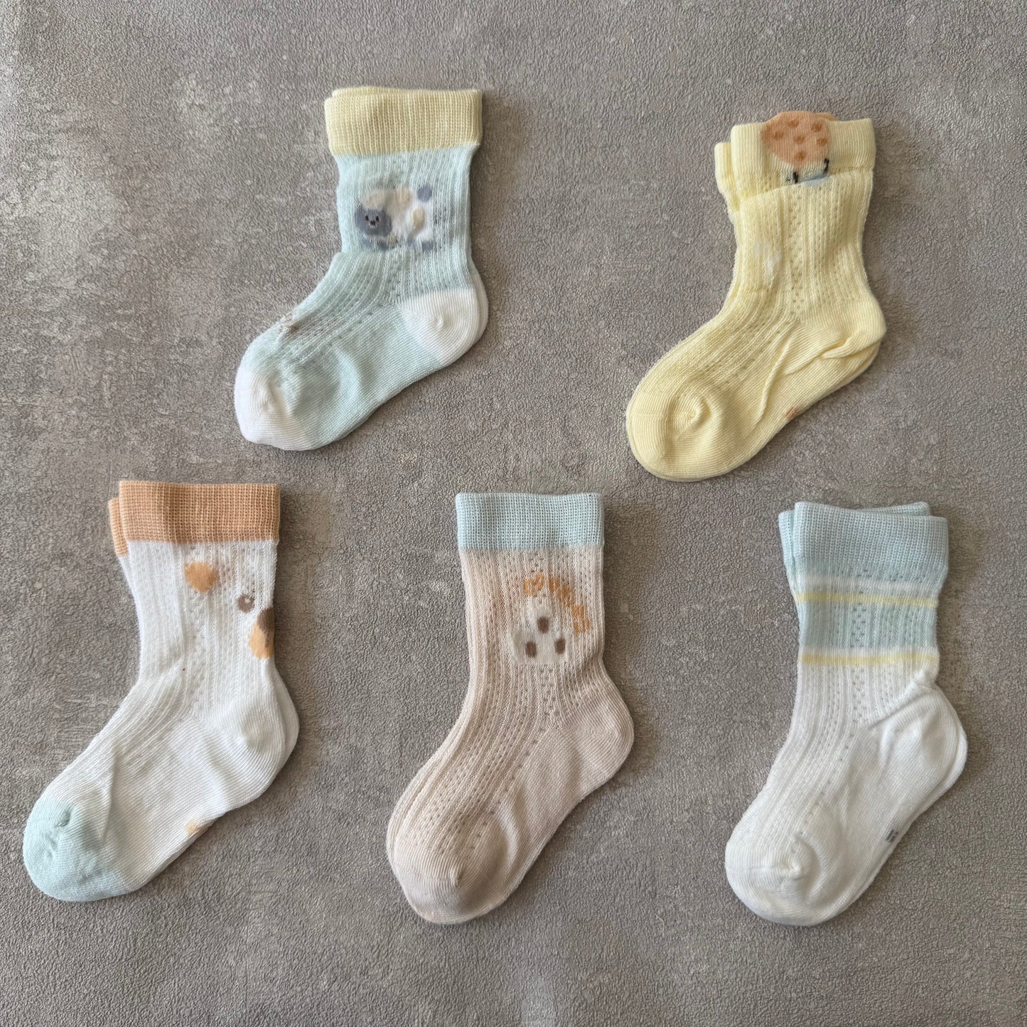 Zomerse sokken voor kinderen