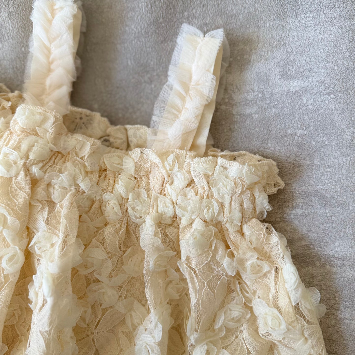 Kanten jurk met bloemen