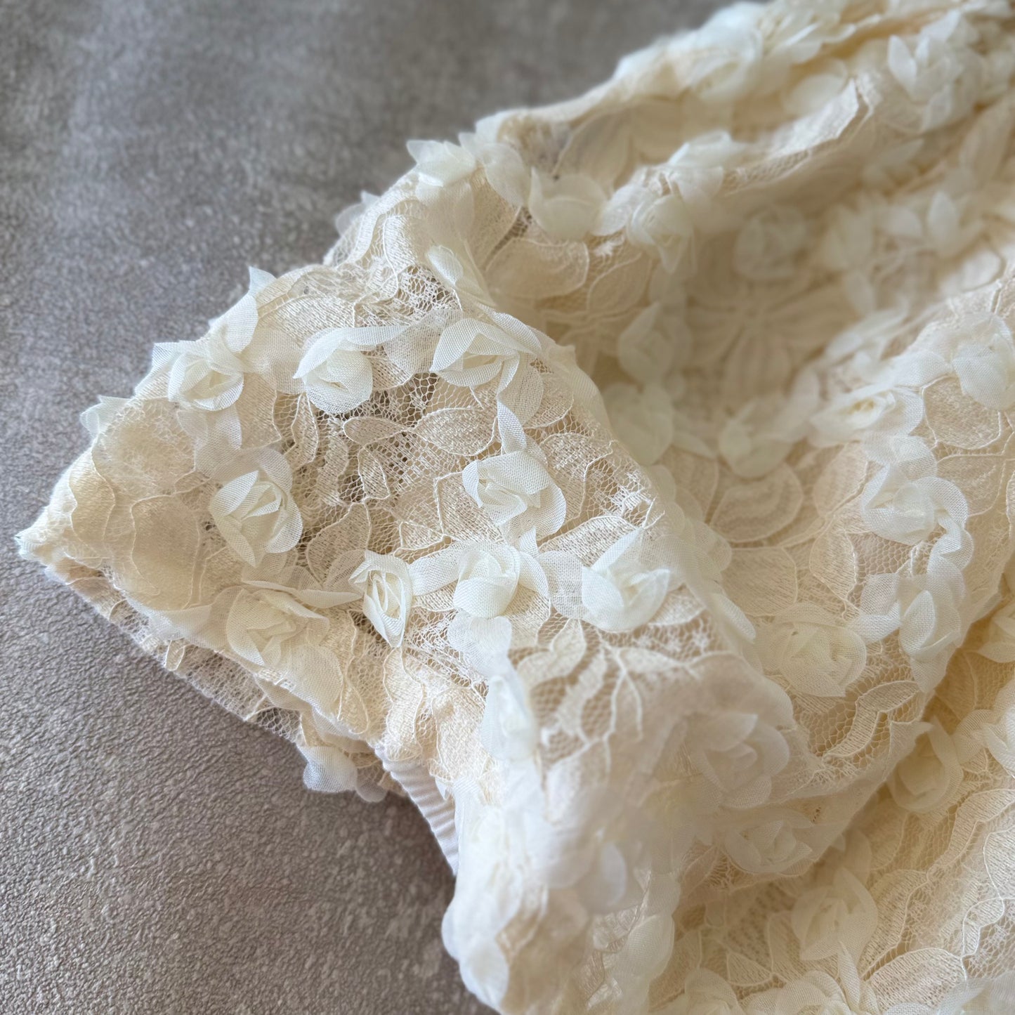 Kanten jurk met bloemen