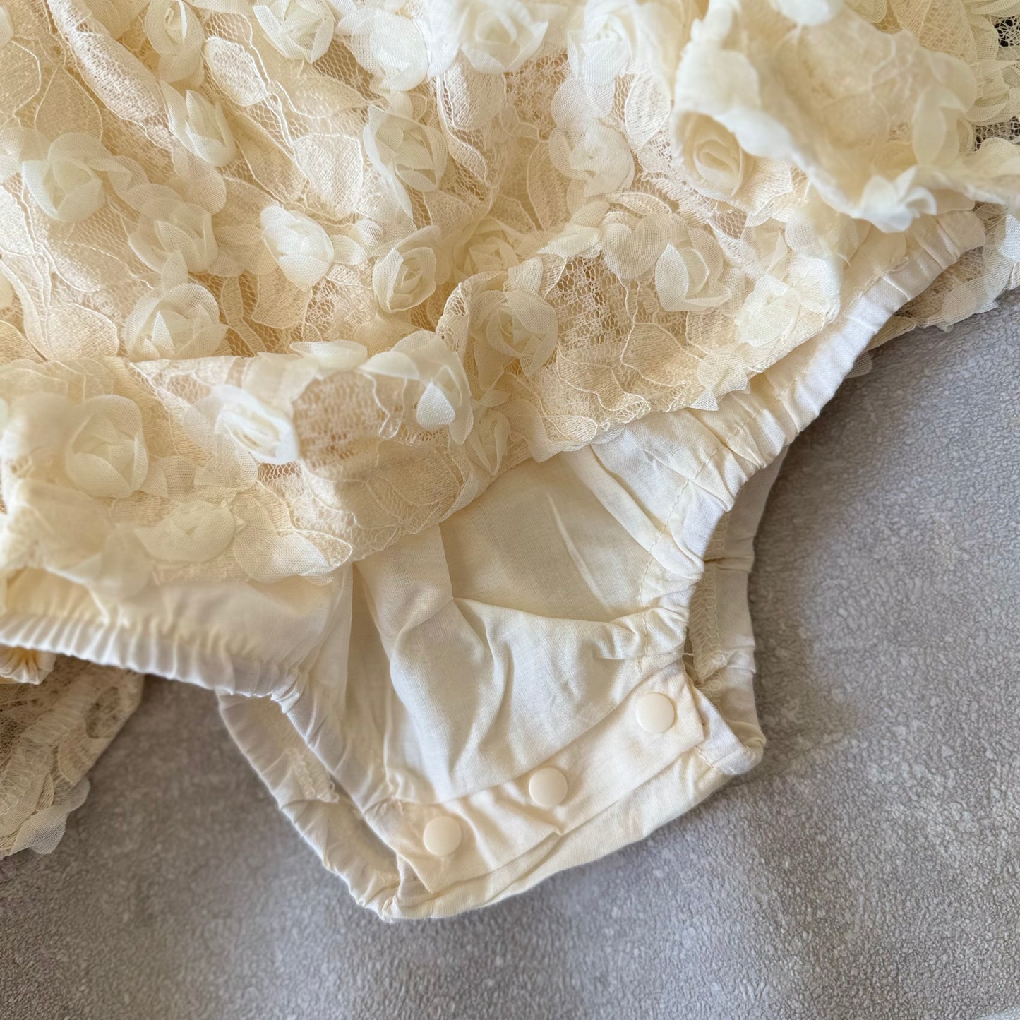 Kanten jurk met bloemen