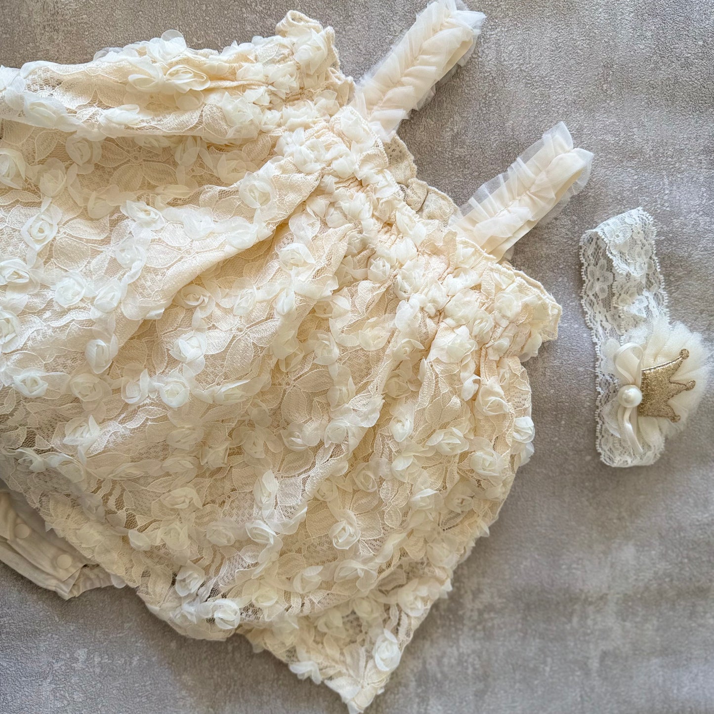 Kanten jurk met bloemen