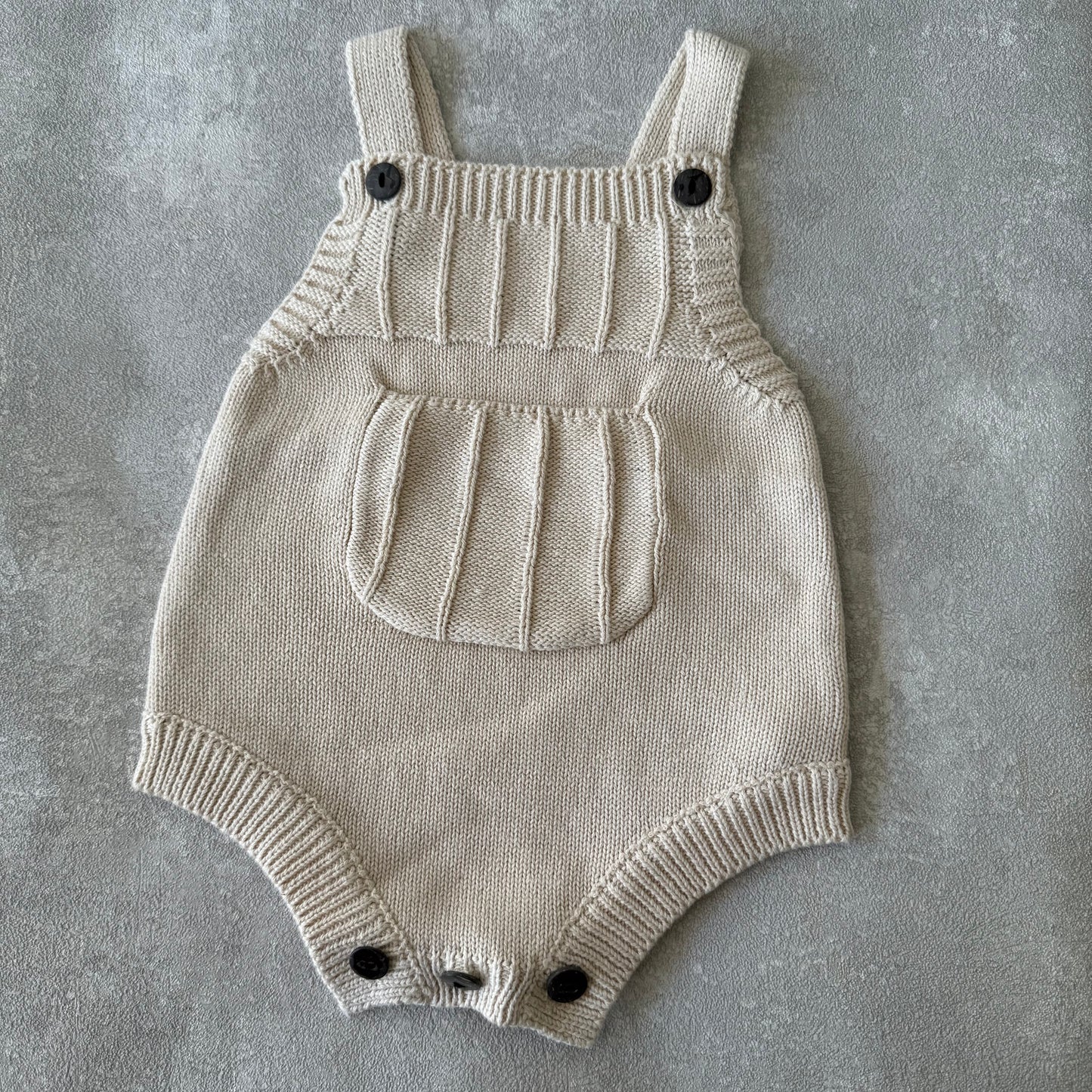 Gebreid rompertje abrikoos