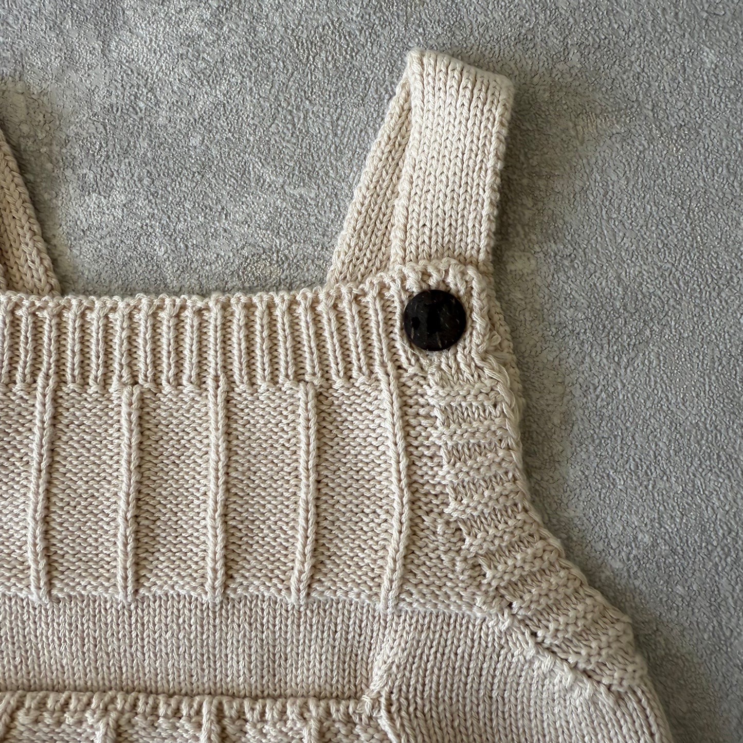 Gebreid rompertje abrikoos