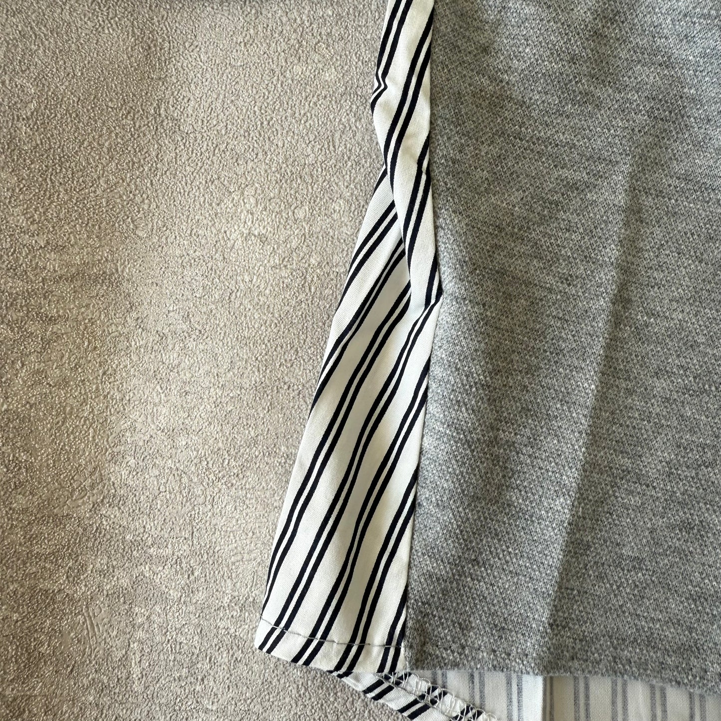 Shirt grijs en strepen