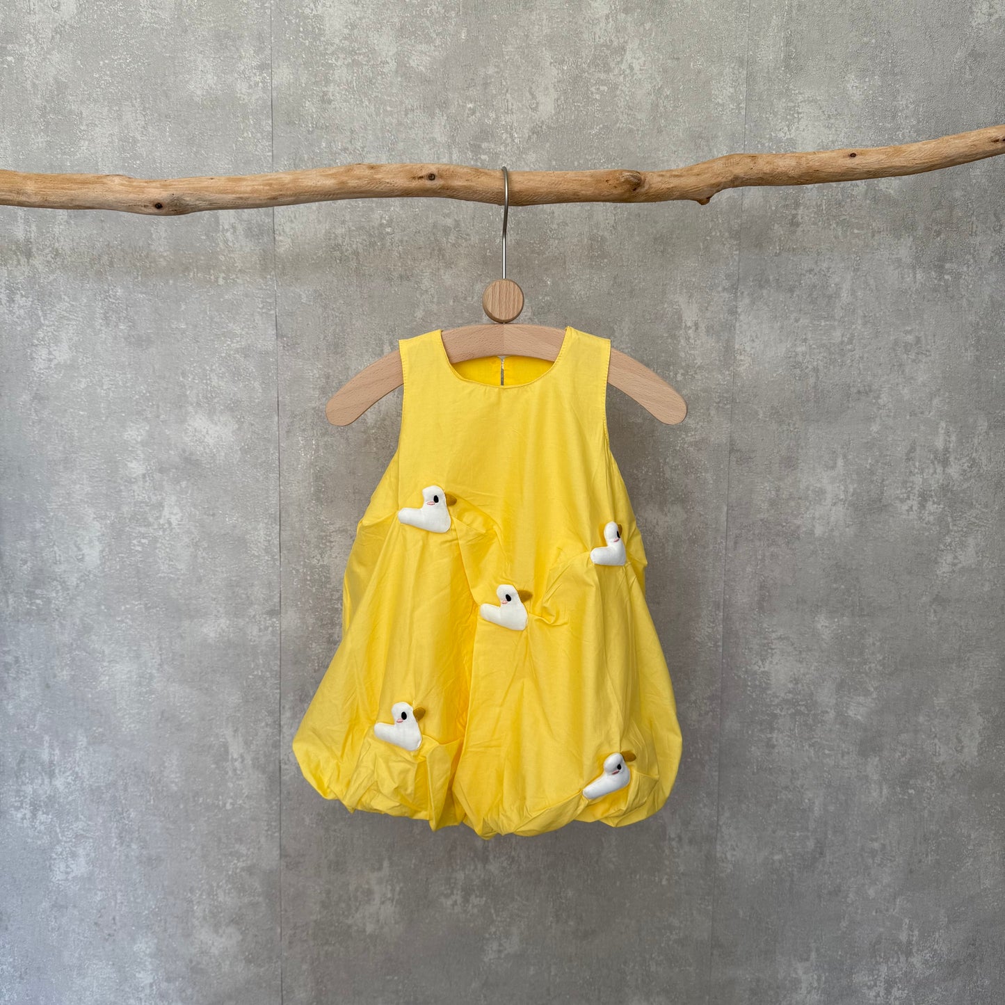 Geel jurkje met meeuwen