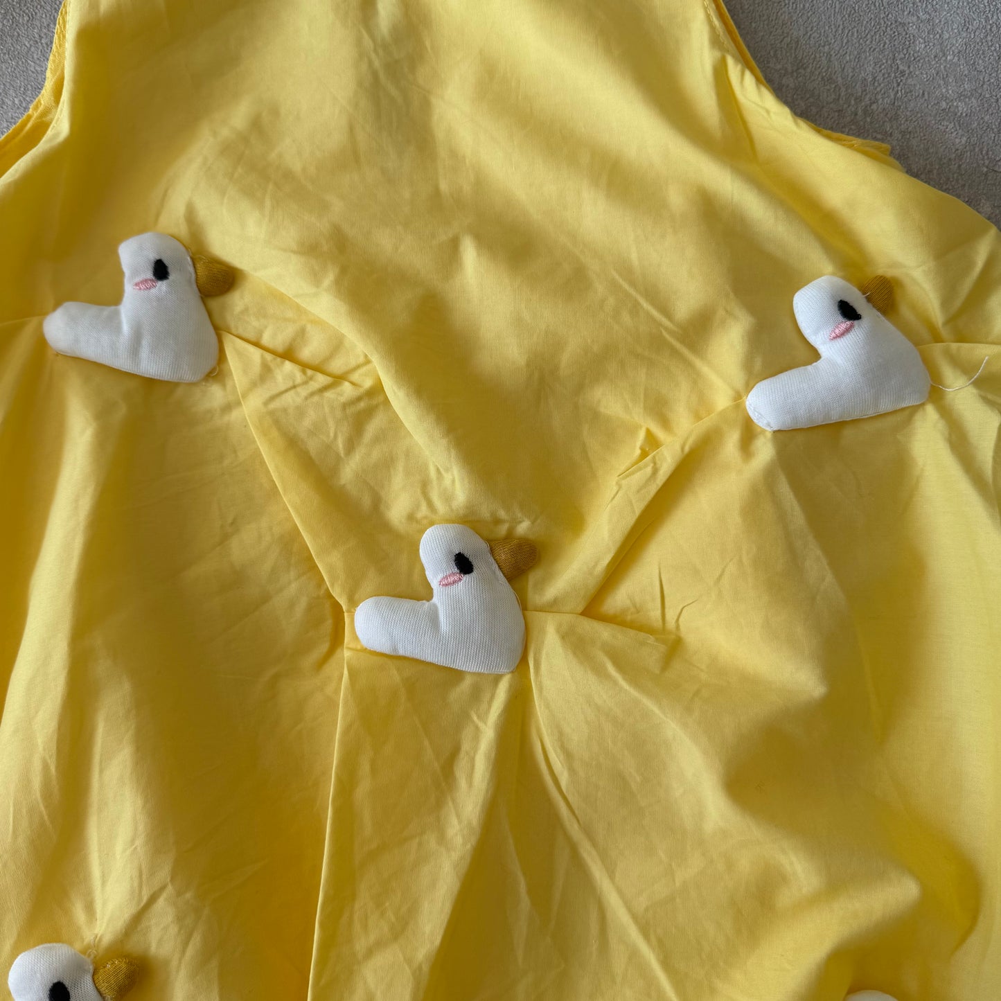 Geel jurkje met meeuwen