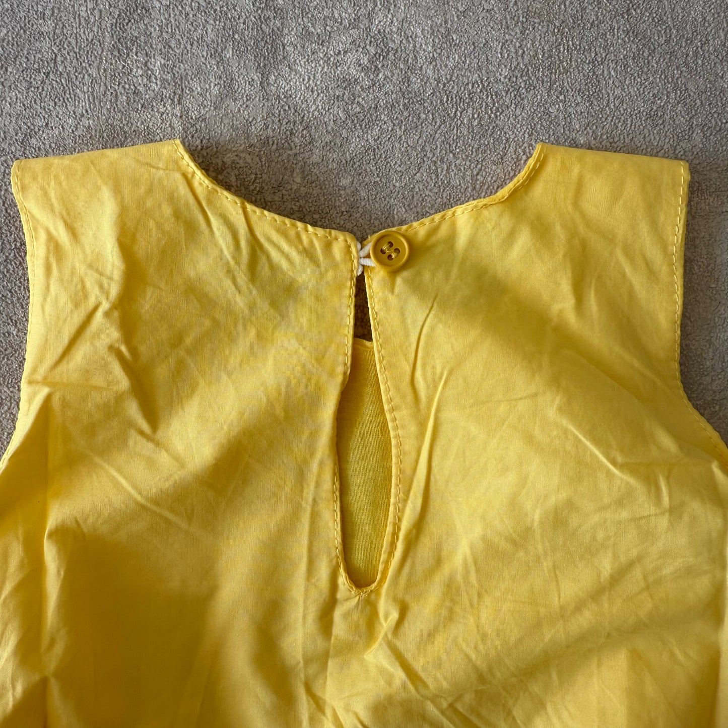 Geel jurkje met meeuwen