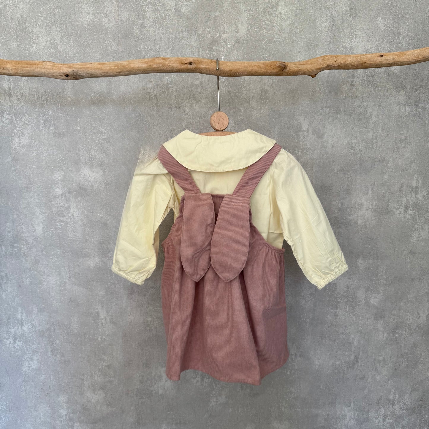 Roze jurk met konijntje