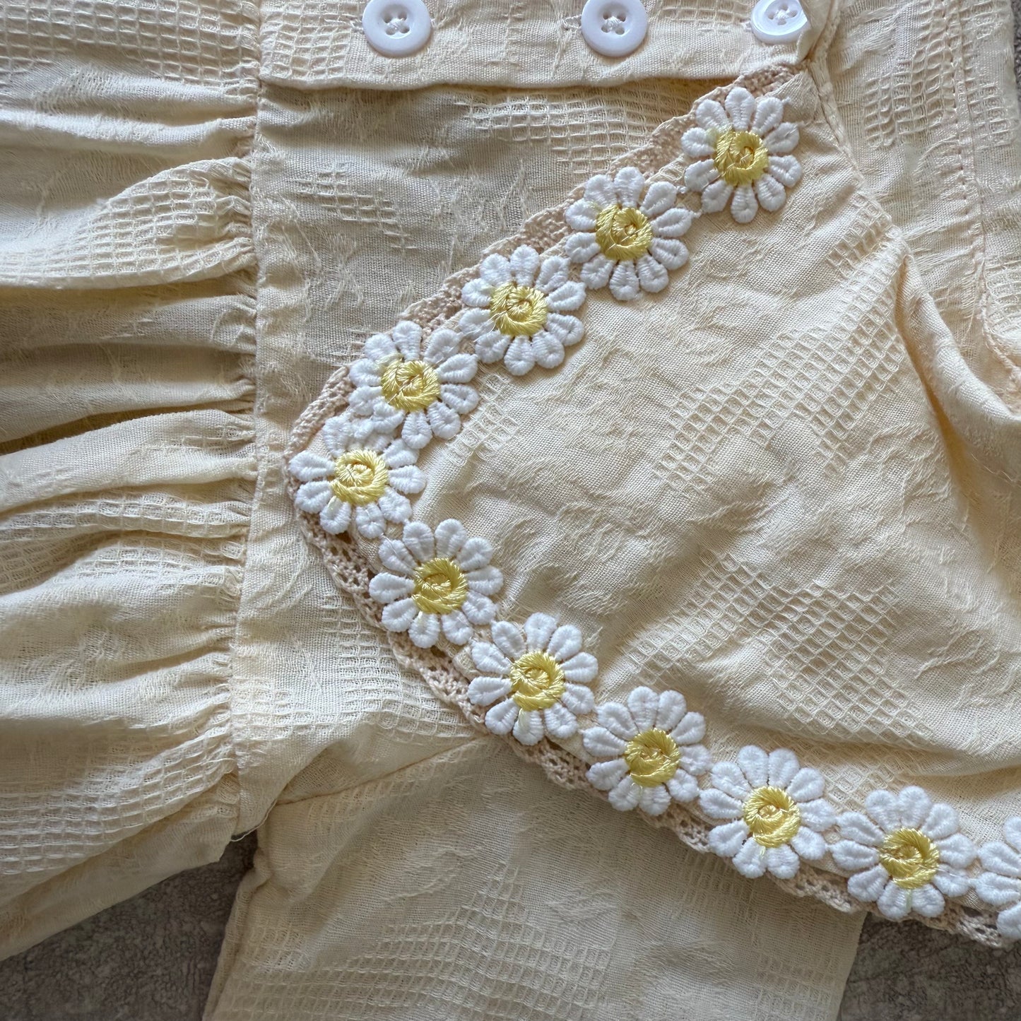 Romper met madeliefjes